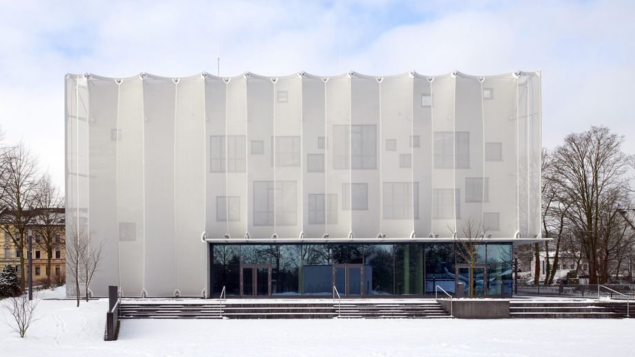 Textilakademie NRW, Mönchengladbach; Architektur / Innenarchitektur: SOP Architekten GmbH, Düsseldorf; Landschaftsarchitektur: WKM Landschaftsarchitekten, Düsseldorf