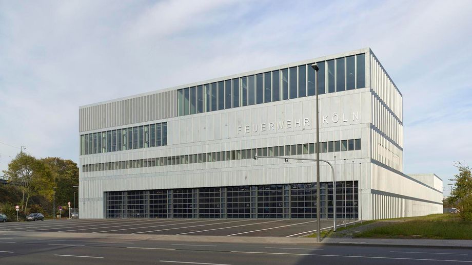 Feuerwehrzentrum, Köln; Architektur: KNOCHE ARCHITEKTEN BDA, Leipzig
