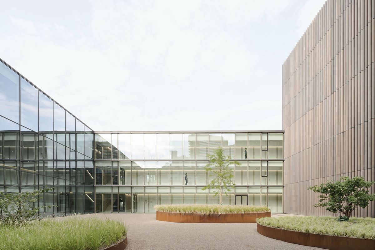 Historisches Archiv der Stadt Köln und Rheinisches Bildarchiv in Köln - Architektur: Waechter + Waechter Architekten, Darmstadt; heinlewischer Partnerschaft freier Architekten mbB, Köln; Landschaftsarchitektur: RB+P Landschaftsarchitektur Bauermann Otto Ludwigs Partnerschaftsgesellschaft mbB, Kassel 