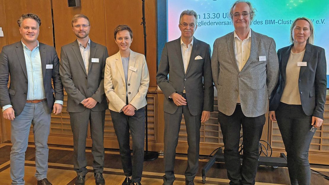 Gruppenbild der Referentinnen und Referenten