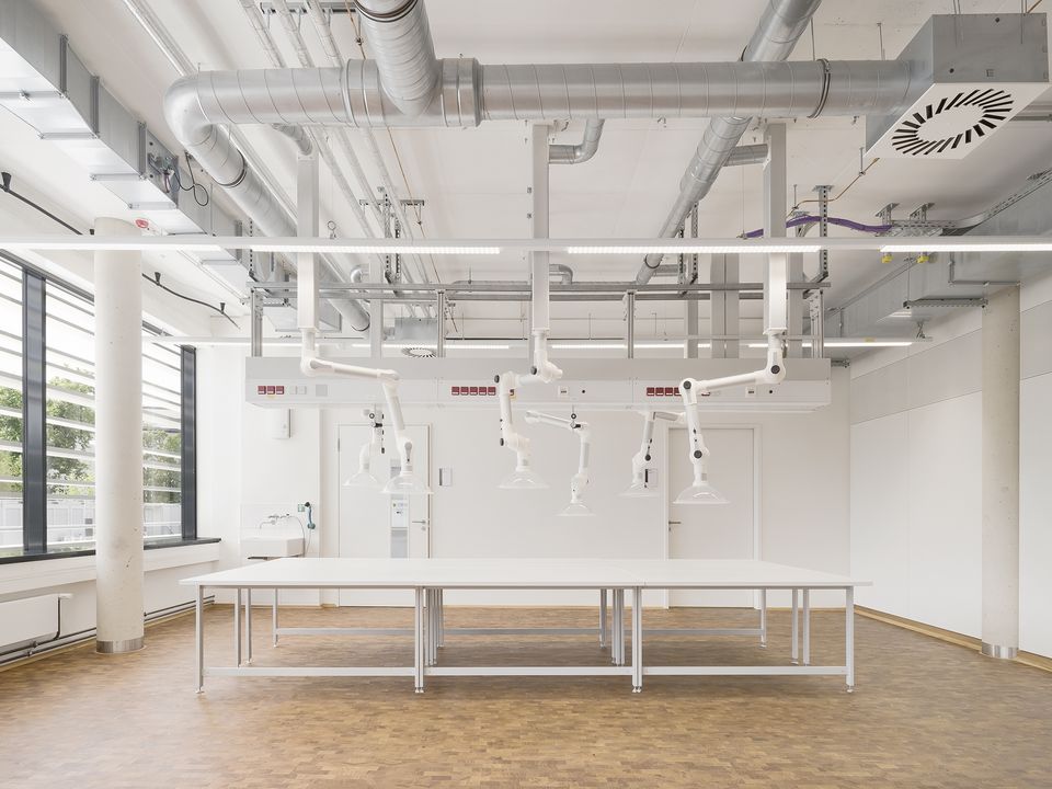 Universität zu Köln, Erweiterung Physikalische Institute