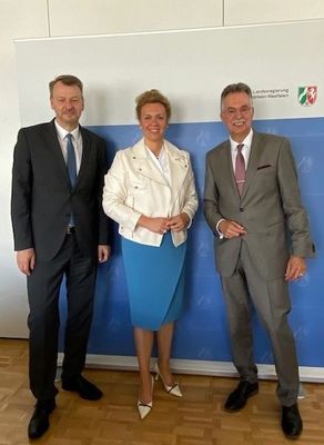 Gespräch Uhing Brandes Gralla Gespräch Uhing Brandes Gralla