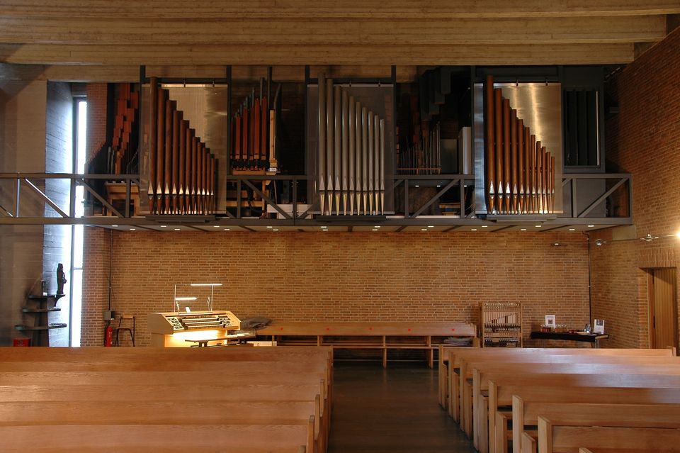 Erneuerung der Kirchenorgel und Einbau eines Orgelpodestes